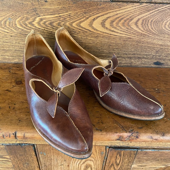 cydwoq Shoes - Cydwoq Vintage 37 7 brown leather kitten heel pump bow tie Moroccan slipper